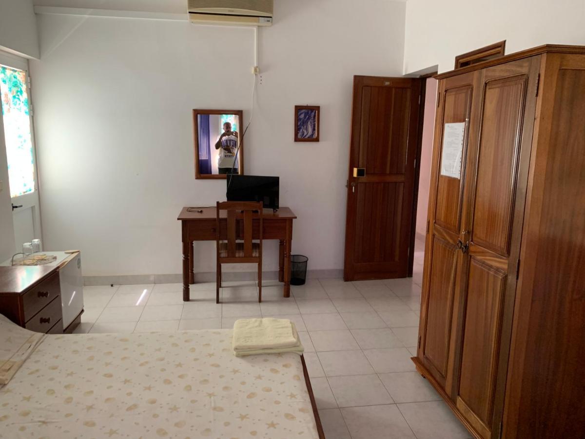 Residencial Por Do Sol Hotel Porto Novo  Bagian luar foto