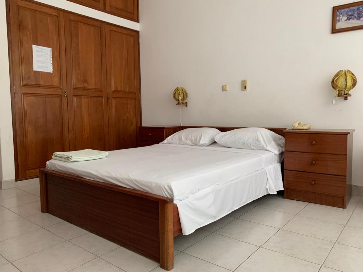 Residencial Por Do Sol Hotel Porto Novo  Bagian luar foto